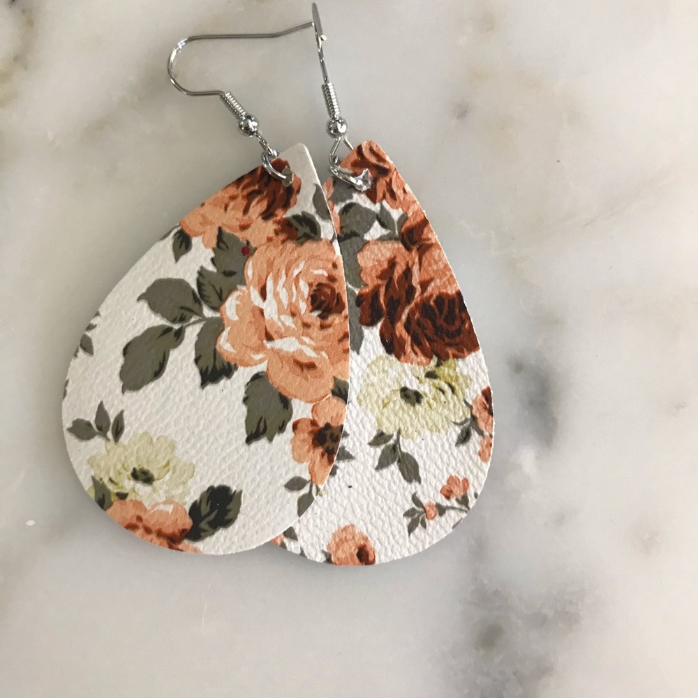 Floral earrings. NWT